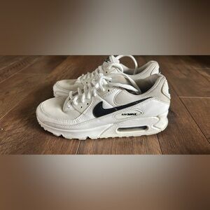 Women's Nike Air Max 90 Sneakers size 8